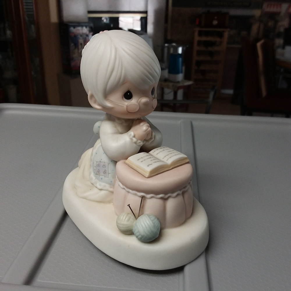 Precious Moments Figurine